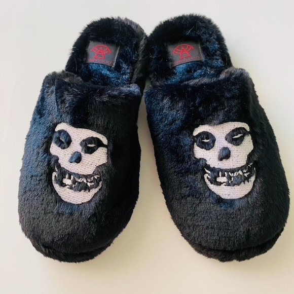 Strange Cult Shoes - Strange Cult Misfits fuzzy faux fur slide on slippers NEW Size 11/12